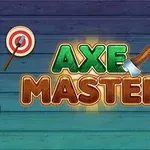 Kirves ja maalitaulut puista taustaa vasten, keskellä teksti Axe Master