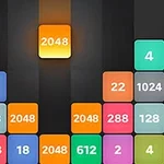 Kuva esittää värikkäitä neliöitä, joissa on eri numeroita, ja keskellä on oranssi neliö, jossa lukee 2048