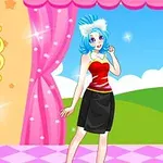Anime-tyylinen hahmo, jolla on siniset hiukset, punainen toppi ja musta hame, seisoo lavalla vaaleanpunaisen verhon edessä, taustalla sininen taivas ja vihreä maisema