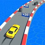 Keltainen auto ajaa kilparadalla, jota ympäröi sininen vesi, ja radalla on renkaita ja +20-merkkejä