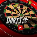 Punareunusteinen tikkataulu, johon osuu kolme keltaista tikkaa, ja keskellä teksti Darts Pro