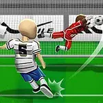 Jalkapalloilija potkaisee palloa maalia kohti toisen pelaajan torjuessa, ja kuvan vasemmassa reunassa on teksti Euro Penalty Cup 2021