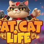 Pullea, iloinen kissahahmo seisoo korissa, ja sen edessä on suurilla kirjaimilla teksti Fat Cat Life