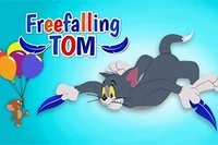 Geronimo! Tom syöksyy maahan korkeuksista