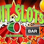 Värikäs hedelmäpeliautomaatti, jossa on teksti FRUIT SLOTS, ympäröitynä hedelmillä, kellolla ja BAR-symbolilla