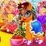 Värikäs poni, jolla on suuret silmät, sininen mekko ja ruskea rusetti, seisoo kukkaispuutarhassa vaaleanpunaisen sydänkohokuvioinnin edessä