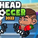 Kaksi sarjakuvamaista hahmoa pelaamassa jalkapalloa, yksi Argentiinan ja toinen Portugalin väreissä, sana HEAD SOCCER 2022 heidän yläpuolellaan