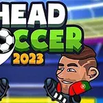 Kaksi piirrettyä hahmoa jalkapallo-areenalla, toinen Argentiinan ja toinen Portugalin lipun väreissä, ja taustalla lukee Head Soccer 2023