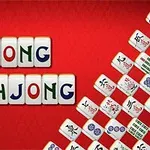 Punaisella taustalla sana MAHJONG kahdesti laattoihin kirjoitettuna ja oikealla kuvioituja laattoja