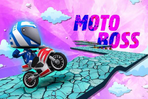 Moottoripyöräilijä ajaa punavalkoista moottoripyörää lohkeilevalla radalla vaaleanpunaista taustaa vasten, ympärillä on pilviä ja teksti MOTO BOSS