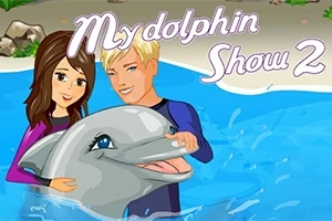 Kaksi henkilöä hymyilee vedessä delfiinin kanssa, taustalla teksti My Dolphin Show 2