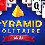 Pyramidin muotoinen symboli ja kortteja sinisellä taustalla