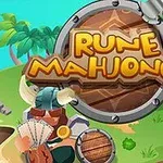 Puinen kilpi, jonka päällä lukee Rune Mahjongg, trooppisten kasvien ja viikinkivarusteiden ympäröimänä