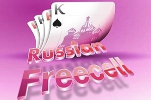 Kolme pelikorttia, joista etummainen on pata-kuningas, taustalla venäläinen arkkitehtuurin siluetti ja edessä teksti Russian Freecell vaaleanpunaisella taustalla
