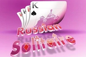 Pinkillä taustalla kortteja, joissa yksi kuvapuoli näkyvissä, ja korttien takana venäläistyylinen torniprofiili sekä tekstinä Russian Solitaire
