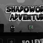 Varjoisassa maisemassa hahmo seisoo alustan päällä, taustalla näkyy vuoria ja tähtitaivas, jonka yläpuolella on teksti SHADOWORLD ADVENTURE