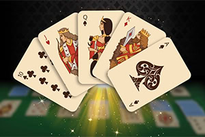 Kortit viiden kortin pokerikäden muodossa, sisältäen risti 10, hertta jätkän, hertta kuningattaren, ruutu kuninkaan ja ässäkortin