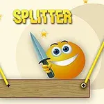 Hymyilevä keltainen pallo, jolla on veitsi kädessään, taustalla tähtiä ja teksti SPLITTER