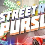Punainen auto edessä, taustalla seteleitä ja kolikoita sekä isokokoinen teksti STREET RACE PURSUIT