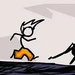 Tikku-ukko oransseissa housuissa pakenee mustaa hirviötä, joka kantaa terää