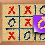 Käsi asettamassa violettia lappua, jossa on keltainen O-kirjain, ristikkoruutuun, jossa on punaisia X-merkejä ja sinisiä O-merkkejä