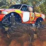 Punainen monsteriauto ajaa voimakkaasti pölyisellä radalla puiden ympäröimänä