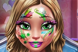 Nainen, jolla on värikkäitä piirustuksia ja glitteriä kasvoillaan, hymyilee katsojalle