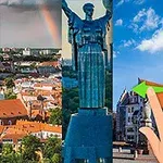 Kuvassa on neljä erilaista maisemaa tai patsasta vierekkäin ja sormea, joka osoittaa kohti patsasta